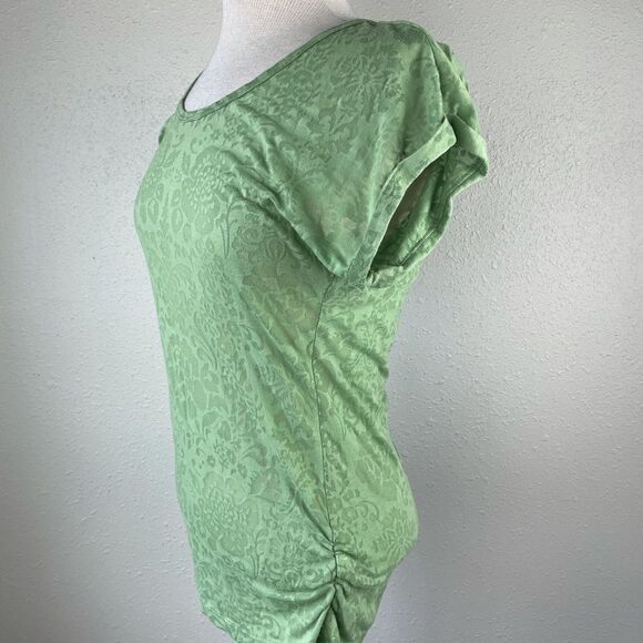 Maurices Short Sleeve T-shirt Size M EUC - Picture 3 of 7